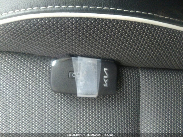 KIA Niro Ev Ex 2022 KNDCC3LGXN5123202 Image 3