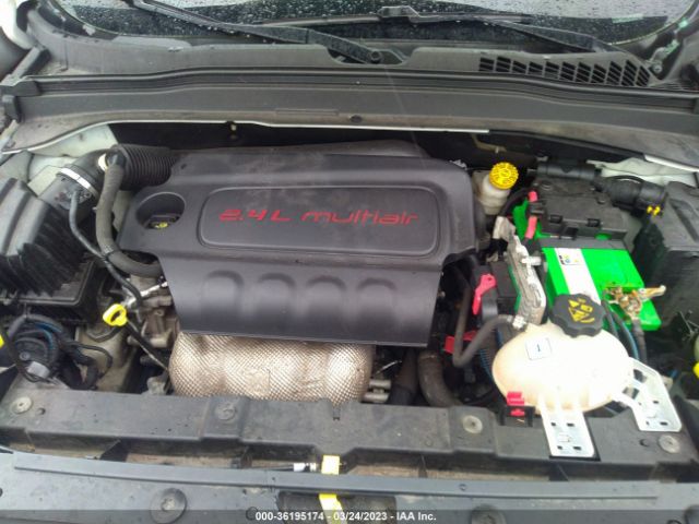 ZACCJABT0FPB21329 Jeep Renegade Latitude