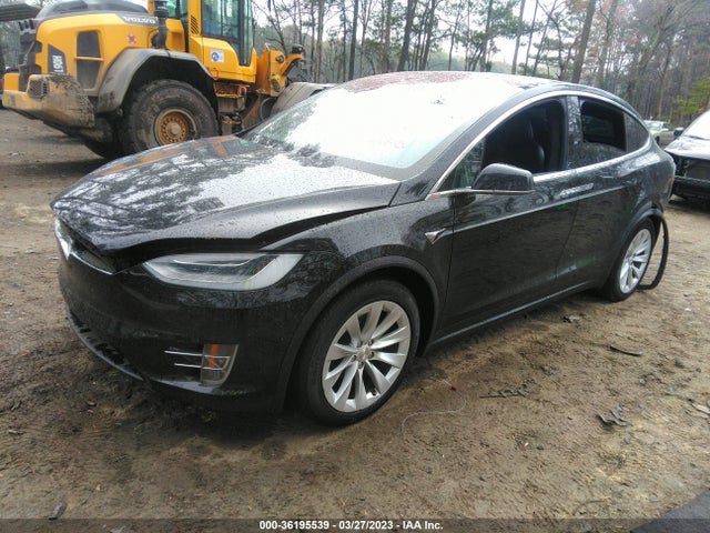 2021 Tesla Model X, VIN: 5YJXCBE26MF323567