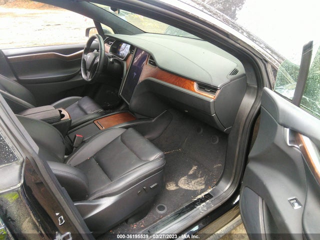 2021 Tesla Model X, VIN: 5YJXCBE26MF323567