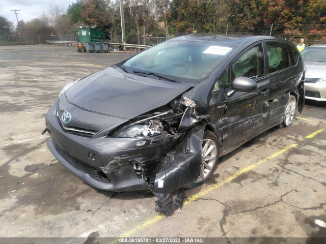 Toyota Prius V Five 2014 JTDZN3EU5E3300080 Image 2