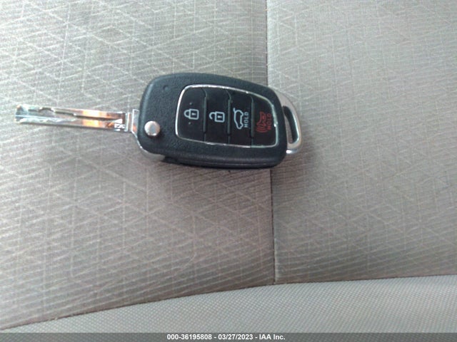 Hyundai TUCSON SE 2016 KM8J23A45GU203062 Image 3