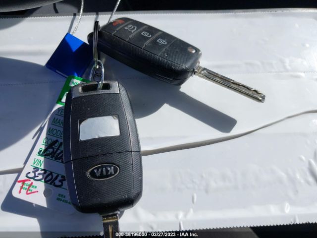 KNDJN2A27G7245610 KIA Soul Base
