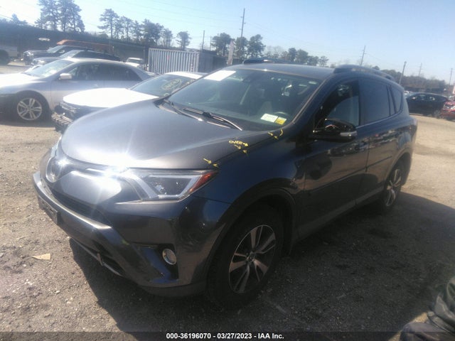 Toyota Rav4 Xle 2017 JTMRFREV8HD209568 Image 2