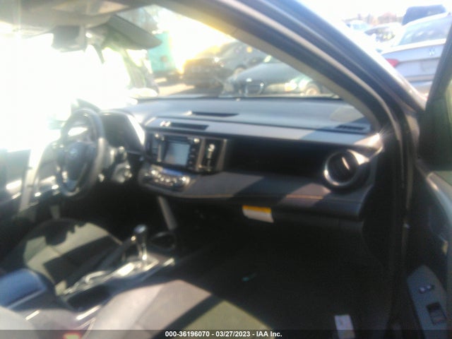 Toyota Rav4 Xle 2017 JTMRFREV8HD209568 Image 5