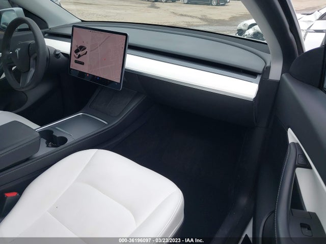 Tesla Model Y Long Range 2022 7SAYGDEE9NF354802 Image 5