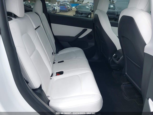 Tesla Model Y Long Range 2022 7SAYGDEE9NF354802 Image 8