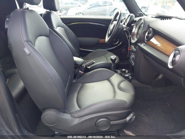 2011 MINI COOPER S WMWZP3C51BTX84263 Photo 4