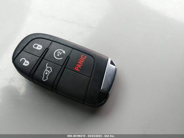 1C4RJFBG2JC105933 Jeep Grand Cherokee Limited