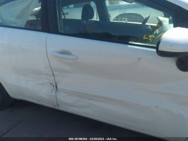 KNADM4A32F6469017 KIA RIO LX