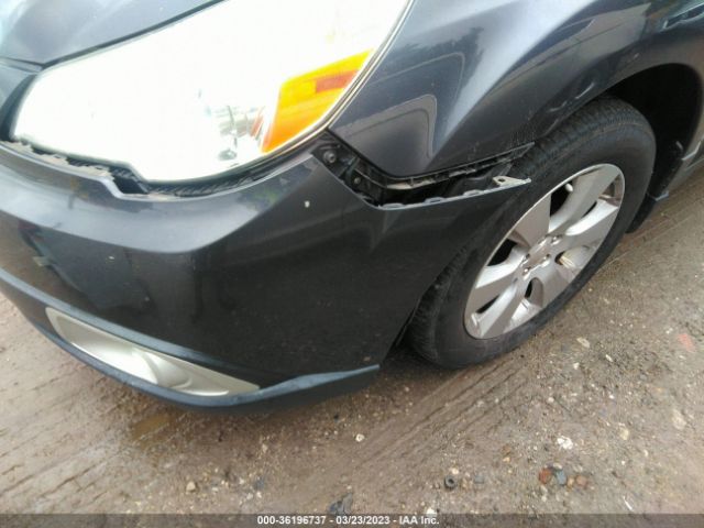 4S4BRCKC8B3388213 Subaru Outback 2.5i Limited Pwr Moon