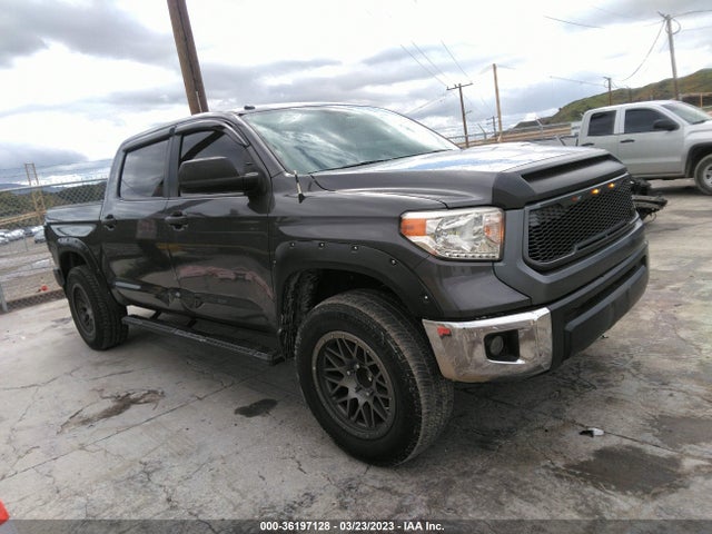 2017 5TFEM5F13HX117663 main image
