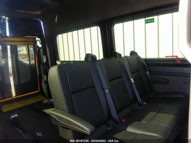 WDZPF0CD5KP098142 Mercedes-Benz SPRINTER PASSENGER VAN