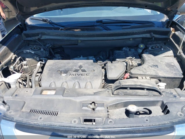 JA4AD2A36HZ069872 Mitsubishi Outlander Es
