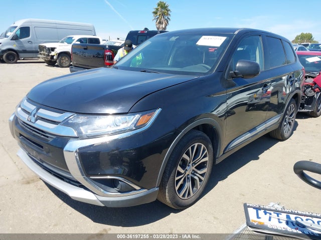 JA4AD2A36HZ069872 Mitsubishi Outlander Es