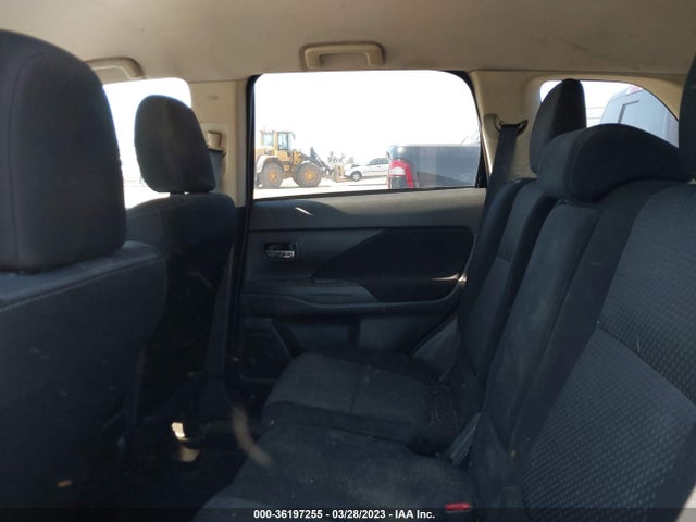 JA4AD2A36HZ069872 Mitsubishi Outlander Es