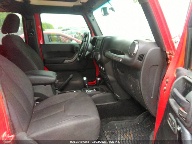 36197318 :رقم المزاد ، 1C4BJWDG9HL732296 vin ، 2017 Jeep Wrangler Unlimited Sport مزاد بيع