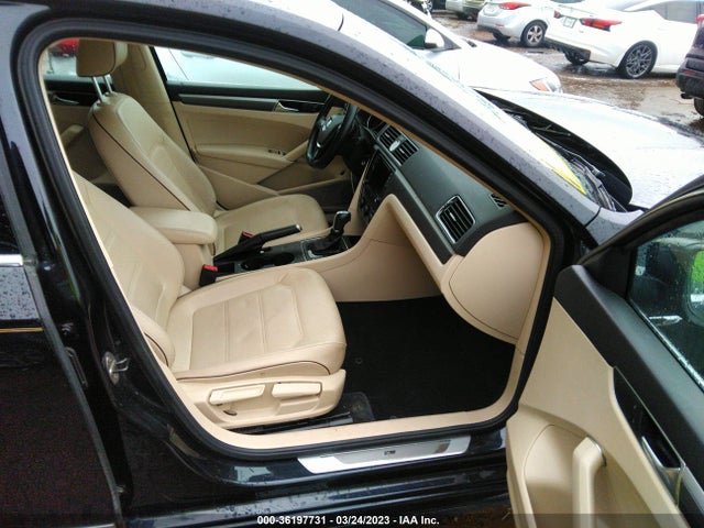 1VWDT7A36HC006676 Volkswagen Passat R-line W/comfort Pkg