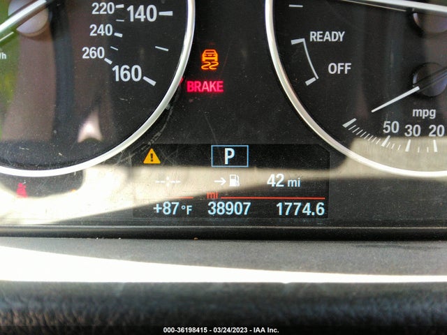 WBA8E1G54GNU12220 BMW 3 Series 320i