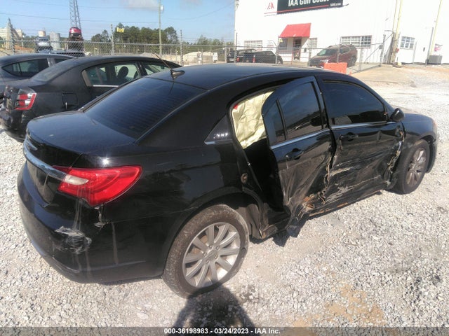 1C3CCBBB2EN177033 Chrysler 200 Touring