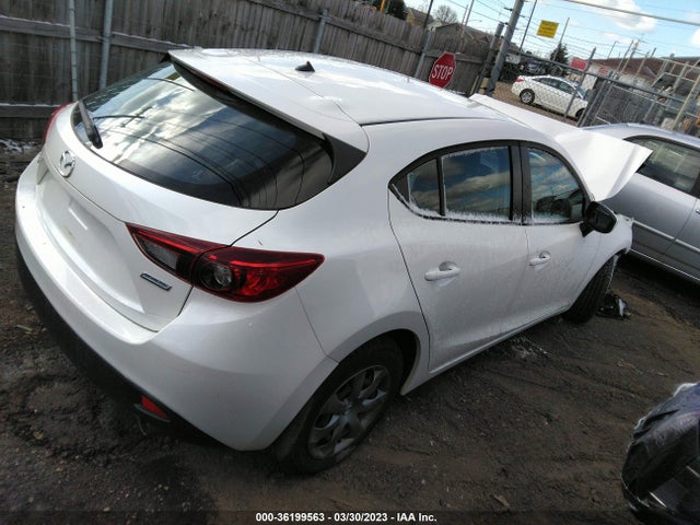 2014 MAZDA MAZDA3 I SPORT VIN: JM1BM1K78E1122071