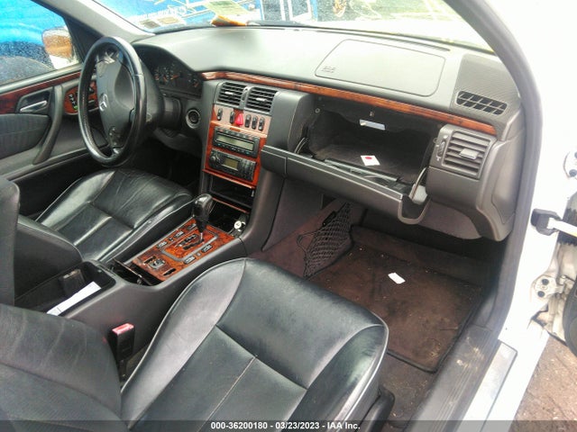 2001 MERCEDES-BENZ E-CLASS VIN: WDBJF70J91B200626