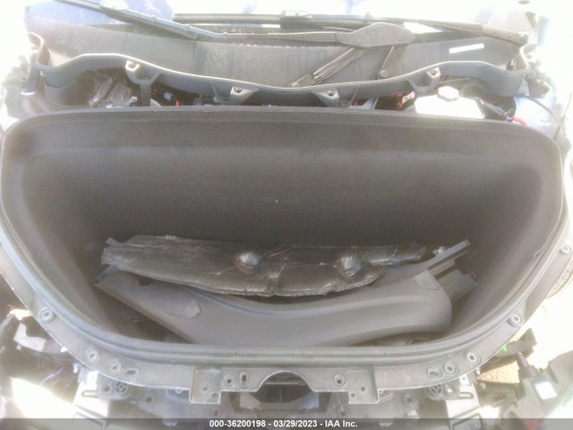 2022 Tesla Model X, VIN: 7SAXCBE60NF351551