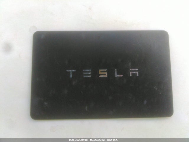 2022 Tesla Model X, VIN: 7SAXCBE60NF351551