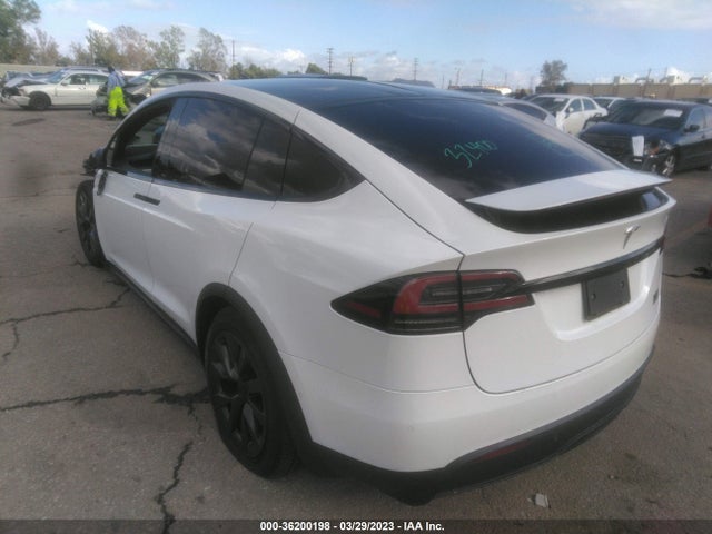 2022 Tesla Model X, VIN: 7SAXCBE60NF351551