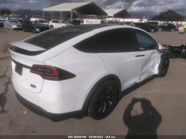 2022 Tesla Model X, VIN: 7SAXCBE60NF351551