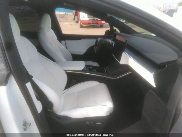 2022 Tesla Model X, VIN: 7SAXCBE60NF351551