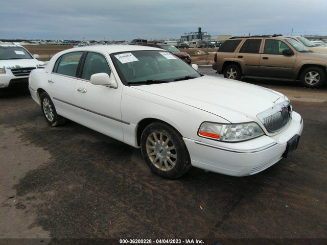 2007 LINCOLN TOWN CAR SIGNATURE VIN: 1LNHM81V07Y627756