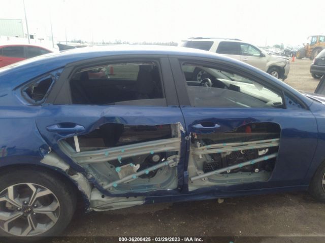 3KPF24AD1ME338484 KIA Forte Lxs