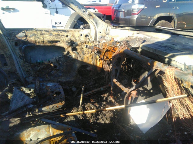 3VV3B7AX4JM055319 Volkswagen Tiguan Sel/se