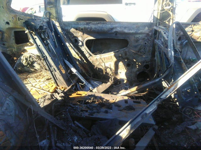 3VV3B7AX4JM055319 Volkswagen Tiguan Sel/se