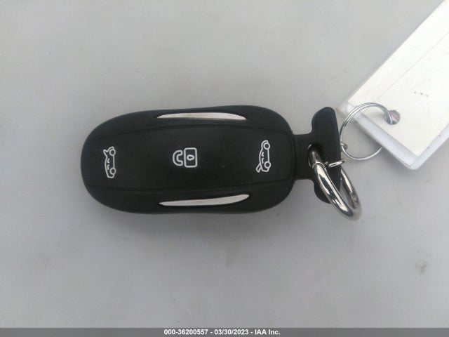 2021 Tesla Model X, VIN: 5YJXCDE2XMF323065