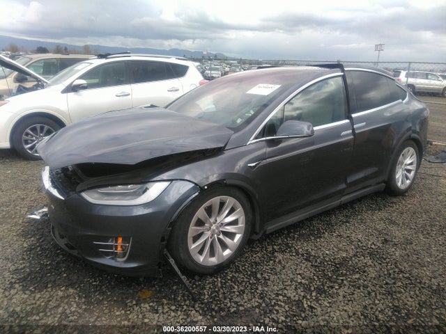 2021 Tesla Model X, VIN: 5YJXCDE2XMF323065