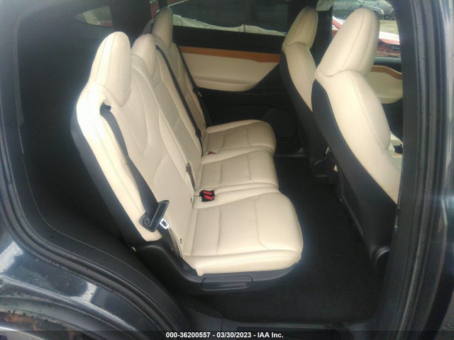 2021 Tesla Model X, VIN: 5YJXCDE2XMF323065