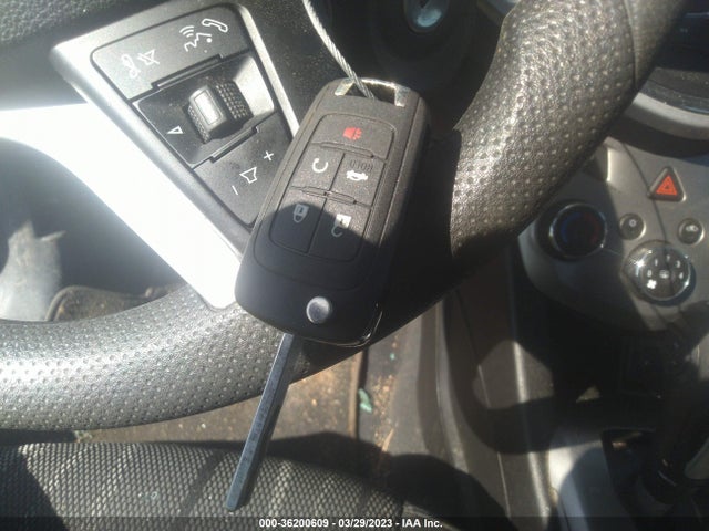 Chevrolet SONIC LT 2018 1G1JD5SH4J4124879 Image 3