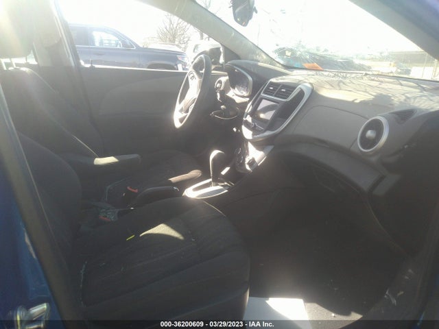 Chevrolet SONIC LT 2018 1G1JD5SH4J4124879 Image 6