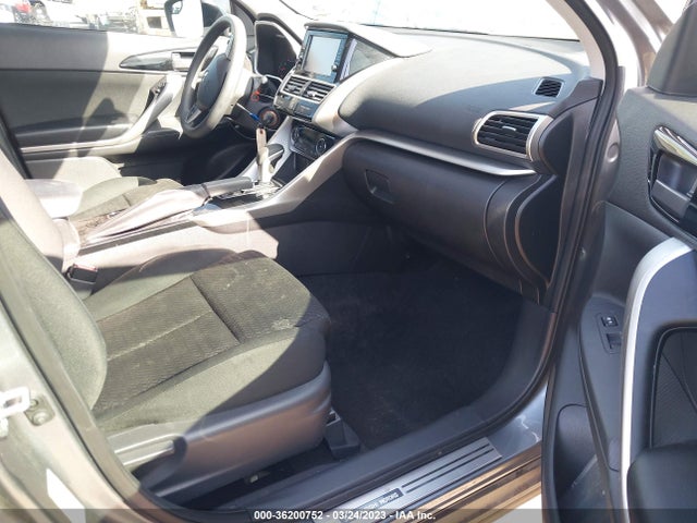 JA4AS3AA5JZ044073 Mitsubishi Eclipse Cross Es