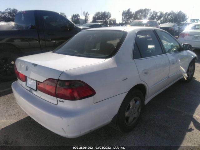 2000 HONDA ACCORD SDN EX W/LEATHER VIN: 1HGCG1655YA023184
