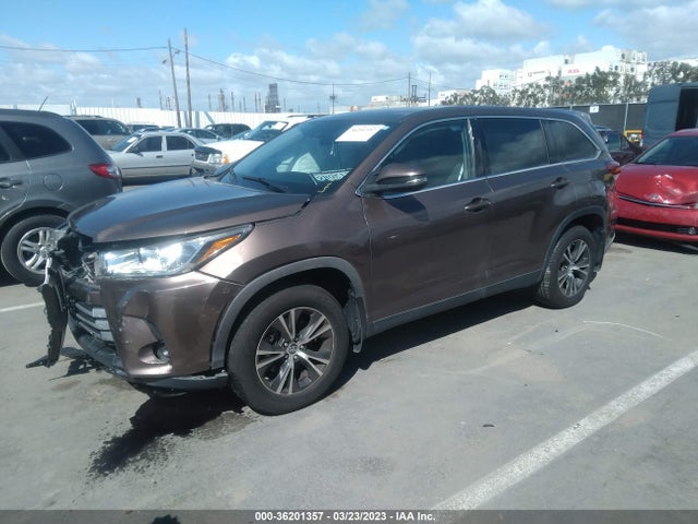 Toyota Highlander Le 2019 5TDBZRFH0KS981351 Image 2