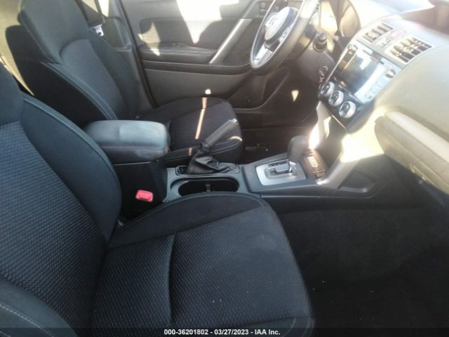 JF2SJAEC3HH595147 Subaru Forester Premium