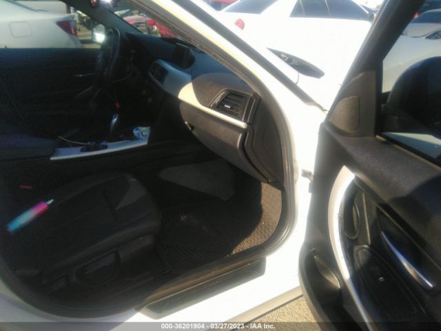 WBA3B1C50FK136479 BMW 3 Series 320i