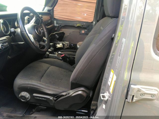1C4HJXEN3KW593043 Jeep Wrangler Unlimited Sahara