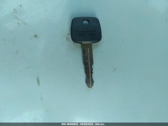 1998 TOYOTA RAV4 VIN: JT3GP10V3W0032997