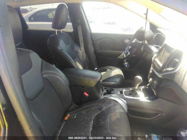 1C4PJLLB1JD552093 Jeep Cherokee Latitude Plus