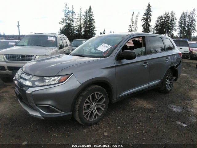JA4AD2A34JJ004992 Mitsubishi Outlander Es