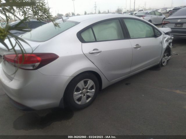 3KPFK4A79HE099525 KIA FORTE LX